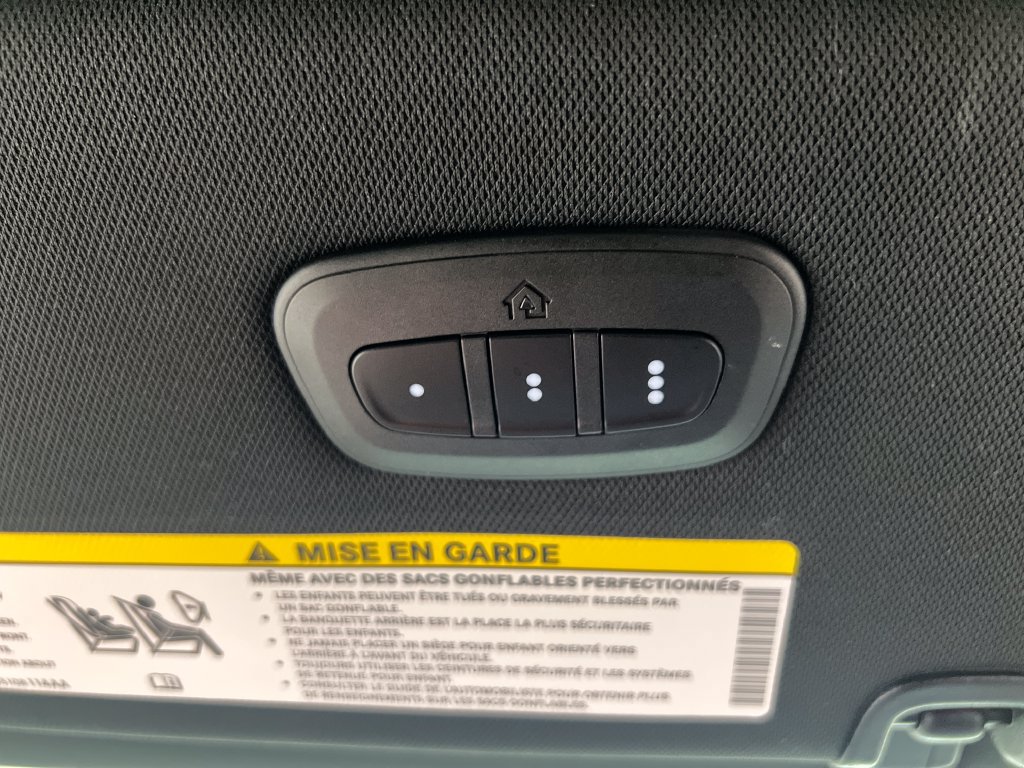 Used 2025 Chrysler Pacifica Select FWD image 77