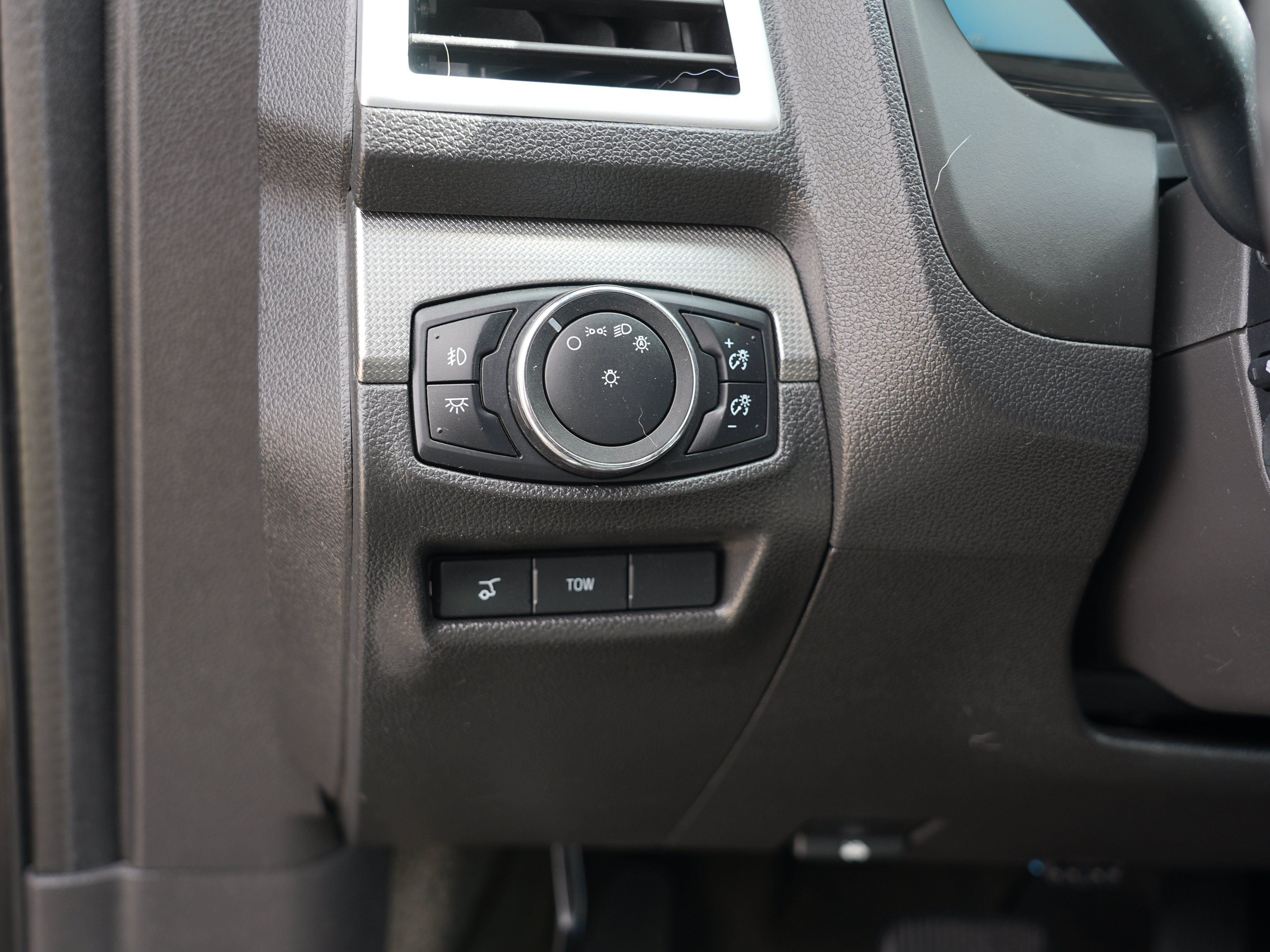 Used 2015 Ford Explorer Sport AWD/4WD image 17