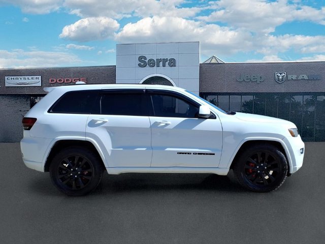 Used 2018 Jeep Grand Cherokee Altitude AWD/4WD image 8