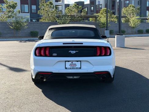 Used 2022 Ford Mustang Premium RWD image 5
