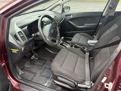 Used 2018 Kia Forte LX image 9