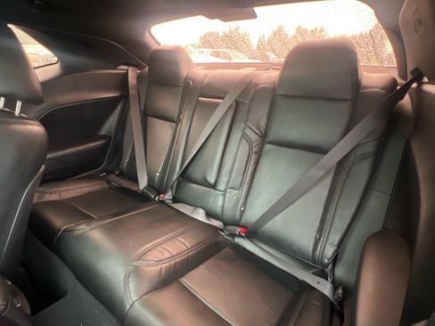 Used 2019 Dodge Challenger R/T w/ Driver Convenience Group RWD image 25