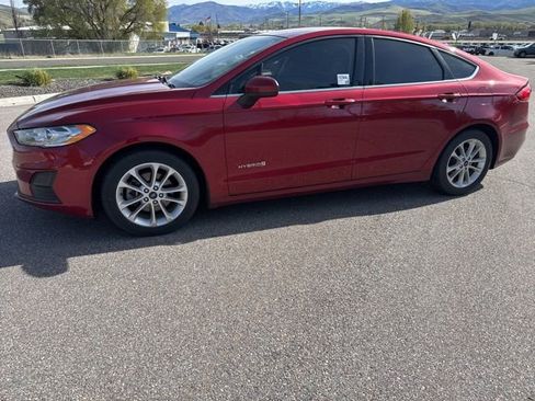 Certified 2019 Ford Fusion SE FWD image 2
