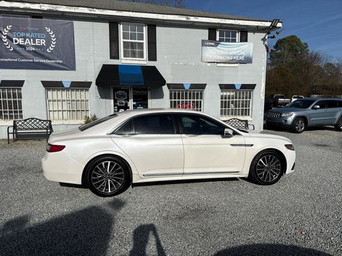 Used 2017 Lincoln Continental Select image 6