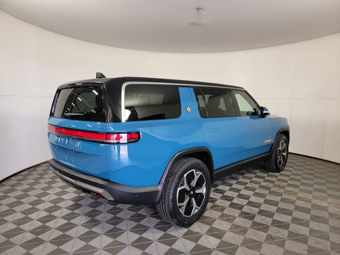Used 2024 Rivian R1S Adventure AWD/4WD image 5