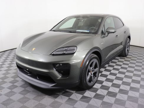 Used 2025 Porsche Macan Electric image 1