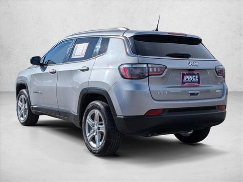 Used 2024 Jeep Compass Latitude image 7