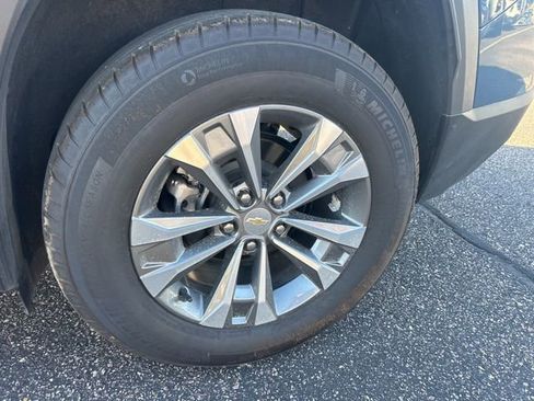 Used 2025 Chevrolet Equinox LT image 9