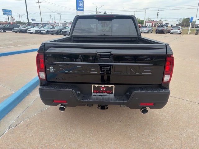 New 2026 Honda Ridgeline Black Edition image 9