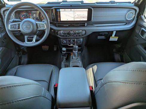New 2026 Jeep Wrangler Unlimited Sahara AWD/4WD image 15