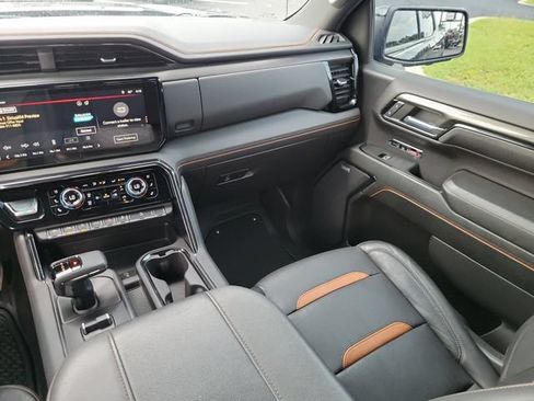 Used 2023 GMC Sierra 1500 AT4 w/ Technology Package AWD/4WD image 25