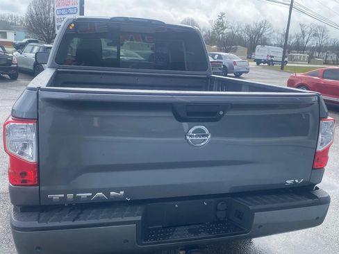 Used 2021 Nissan Titan SV w/ Accessory Utility Package image 5