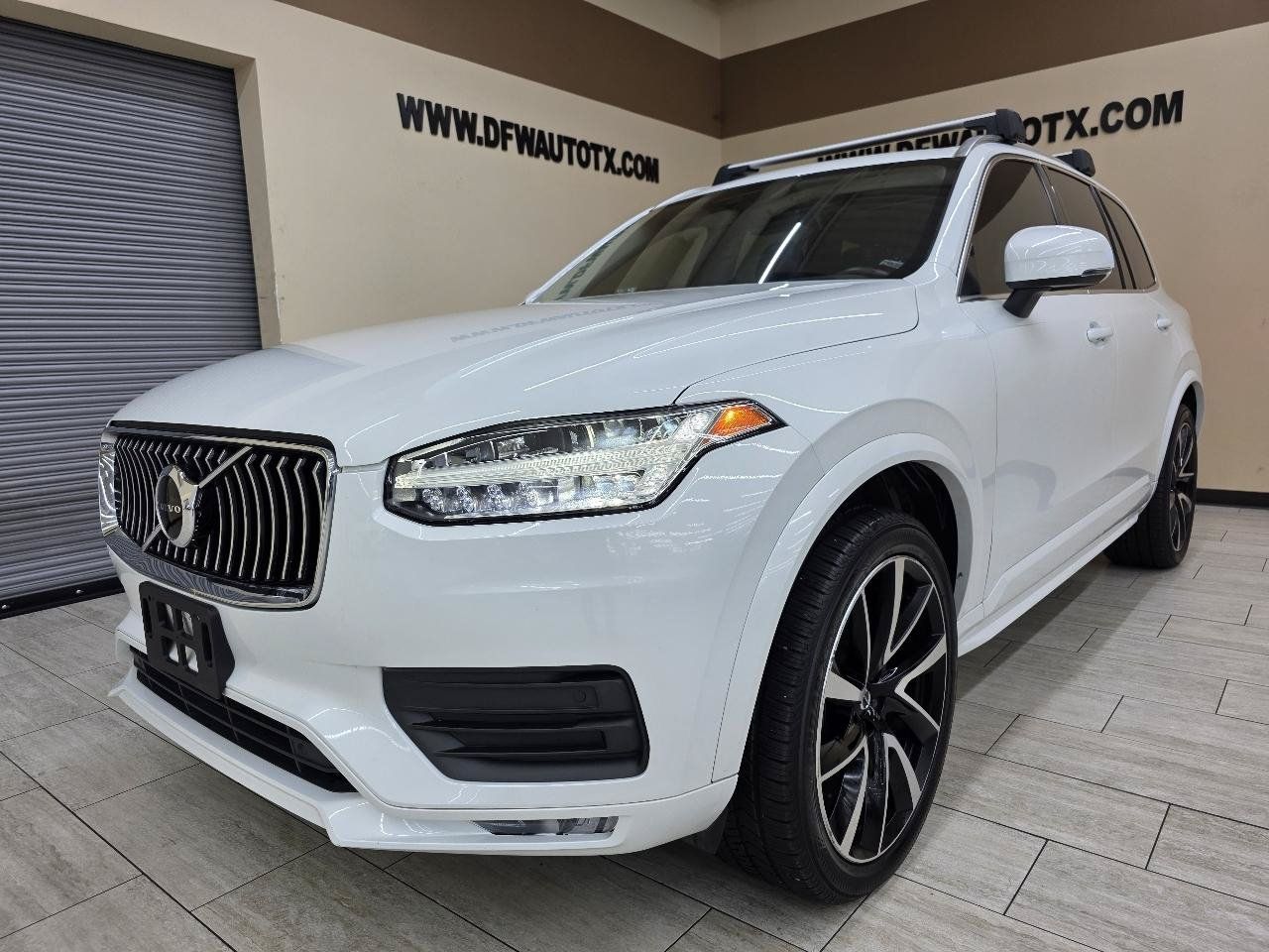 Used 2020 Volvo XC90 T6 Momentum AWD/4WD image 2