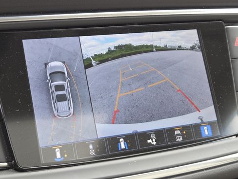 Used 2023 Buick Enclave Premium w/ Experience Buick Package AWD/4WD image 9
