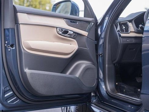 New 2026 Volvo XC90 B6 Ultra image 37