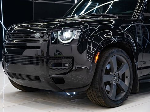 Used 2023 Land Rover Defender 110 V8 image 4