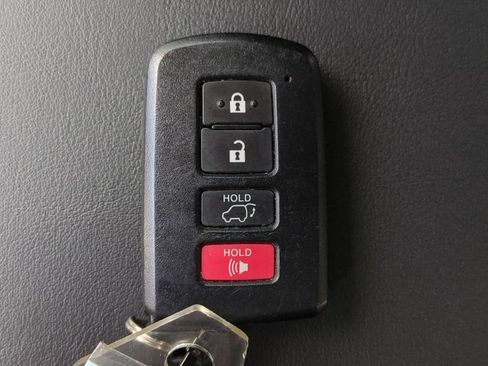 Used 2017 Toyota RAV4 Limited FWD image 24