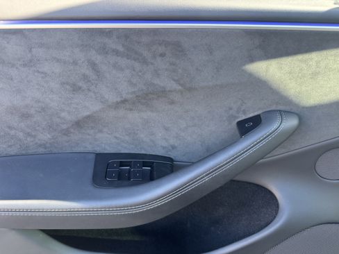 Used 2024 Tesla Model 3 Performance image 9