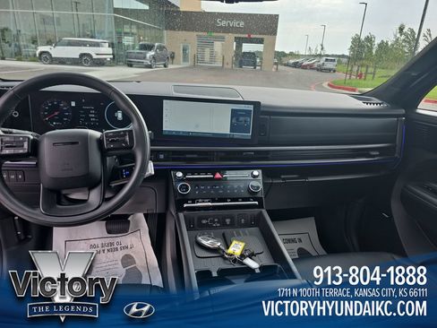 Used 2025 Hyundai Santa Fe Calligraphy FWD image 12