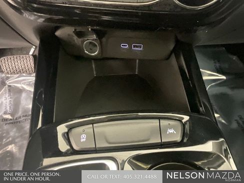 Used 2024 Chevrolet Trax LT FWD image 36