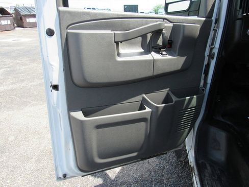 Used 2016 Chevrolet Express 2500 RWD image 29