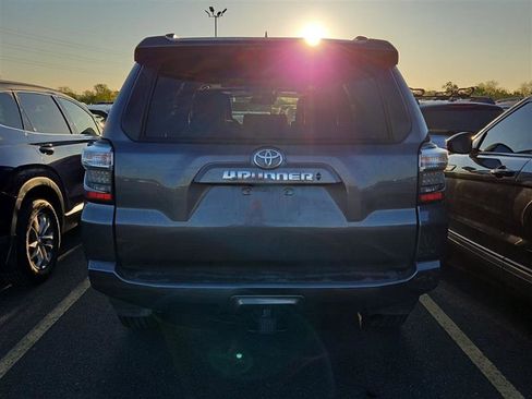 Used 2021 Toyota 4Runner SR5 Premium w/ Moonroof Package AWD/4WD image 8