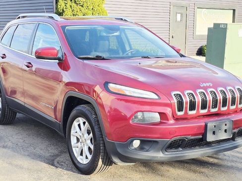 Used 2015 Jeep Cherokee Latitude w/ Cold Weather Group AWD/4WD image 9