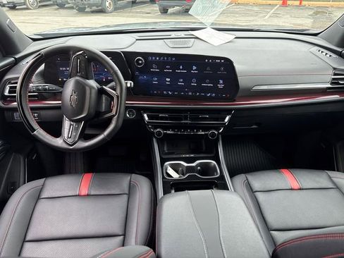 Used 2025 Chevrolet Traverse RS AWD/4WD image 17