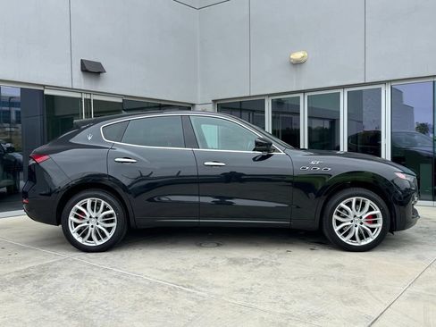Certified 2022 Maserati Levante GT AWD/4WD image 9