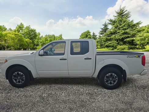 Used 2018 Nissan Frontier PRO-4X AWD/4WD image 4