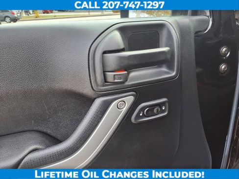 Used 2017 Jeep Wrangler Unlimited Sahara w/ Max Tow Package image 12