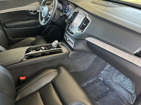 Certified 2023 Volvo XC90 T8 Ultimate AWD/4WD image 18
