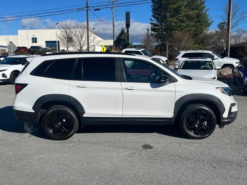 Certified 2022 Honda Pilot TrailSport image 3