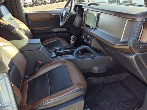 Used 2023 Ford Bronco Outer Banks image 15