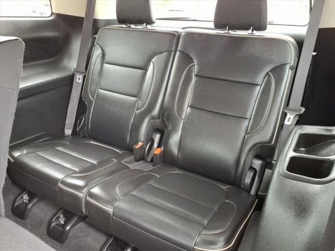 Used 2023 GMC Acadia Denali image 15