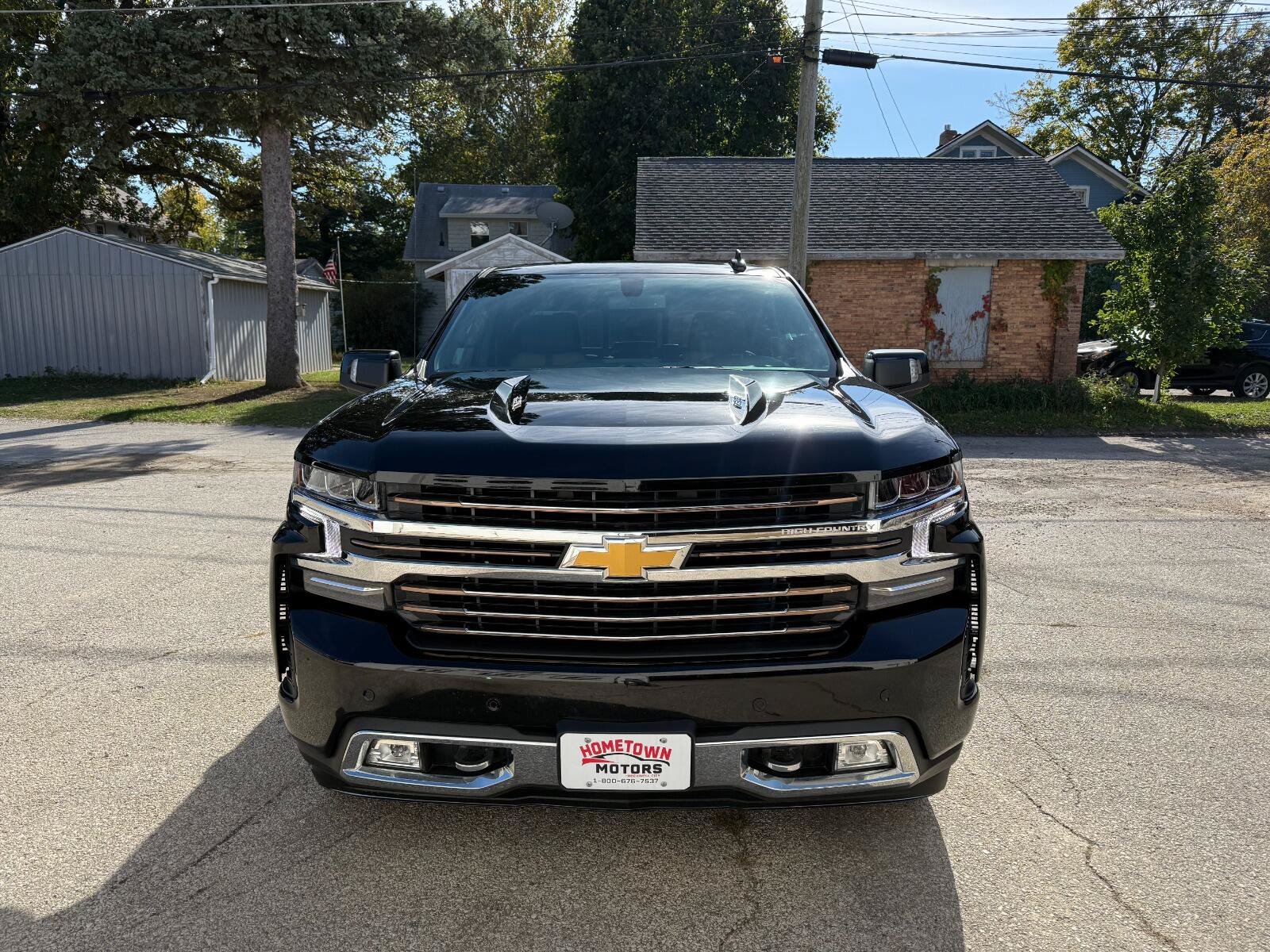 Used 2022 Chevrolet Silverado 1500 High Country w/ Z71 Off-Road Package AWD/4WD image 2