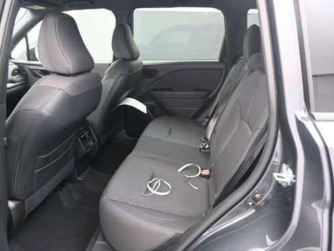 Used 2025 Subaru Forester Premium w/ Convenience Package #1 AWD/4WD image 16