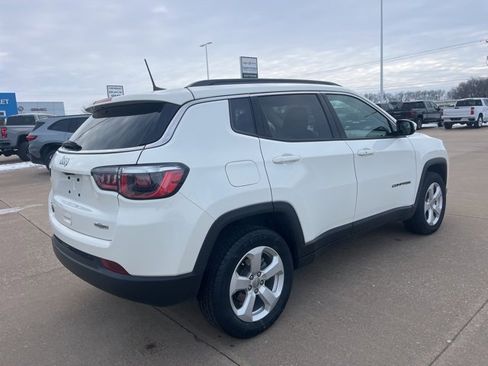 Used 2019 Jeep Compass Latitude image 3