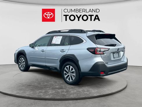 Used 2025 Subaru Outback Premium AWD/4WD image 3