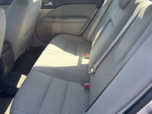 Used 2011 Ford Fusion SE image 8