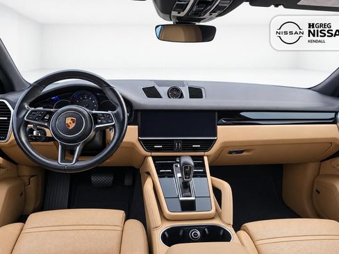 Used 2019 Porsche Cayenne w/ Premium Plus Package AWD/4WD image 11