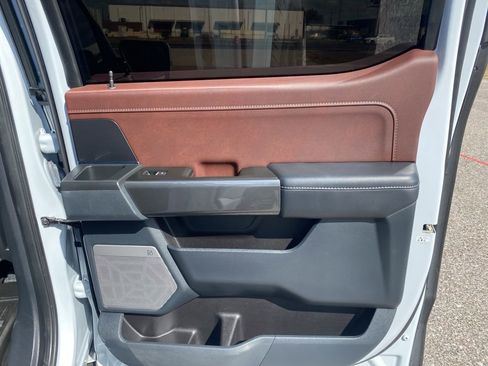 Used 2022 Ford F150 Lariat w/ Equipment Group 502A High image 12