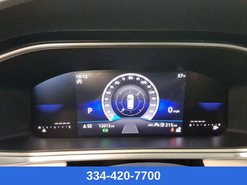 Certified 2025 Volkswagen Taos SE w/ Panoramic Sunroof Package image 10