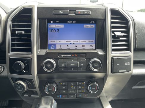 Used 2019 Ford F150 Lariat RWD image 24