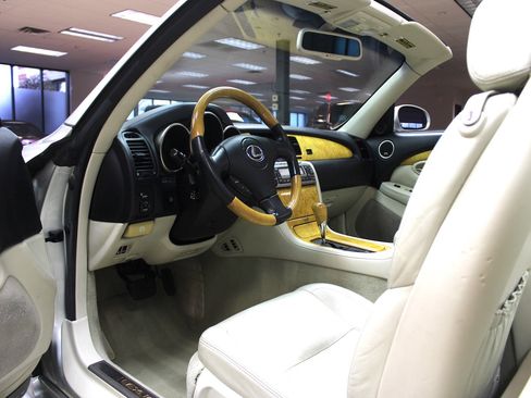 Used 2002 Lexus SC 430 Convertible image 10