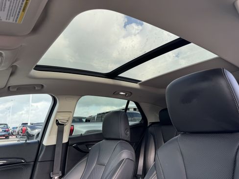 Used 2021 Buick Envision Essence w/ Technology Package I AWD/4WD image 27