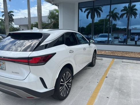 Used 2024 Lexus RX 350 Premium Plus w/ Convenience Package FWD image 9