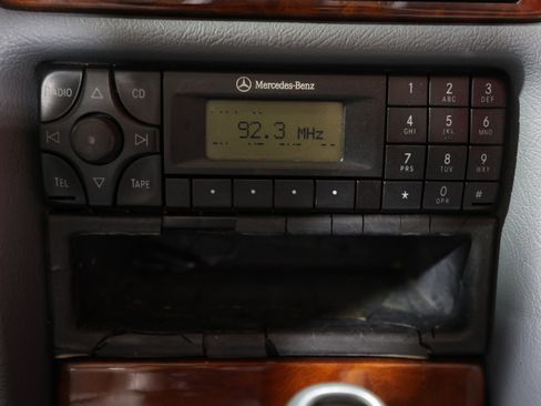 Used 2003 Mercedes-Benz CLK 320 Cabriolet image 22