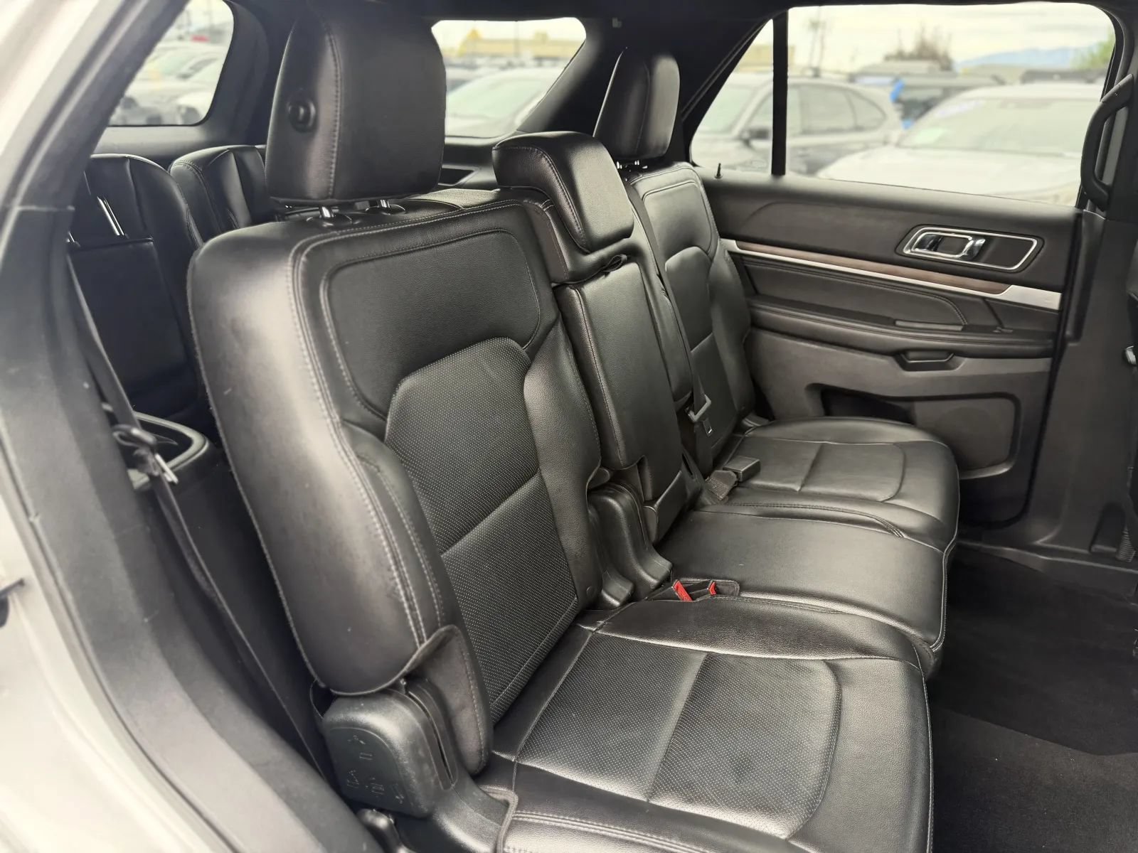 Used 2019 Ford Explorer Limited w/ Class III Trailer Tow Package FWD image 20