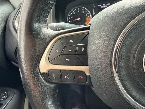 Used 2016 Jeep Renegade Latitude FWD image 10